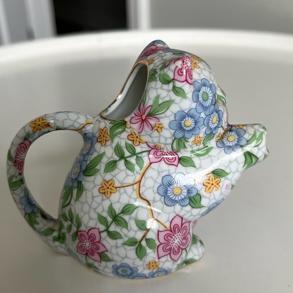 Chintz Alexandra Two’s Company Porcelain Floral Cat Mini Pitcher Creamer - Picture 3 of 9